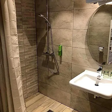 Hotell Catalpa Annecy